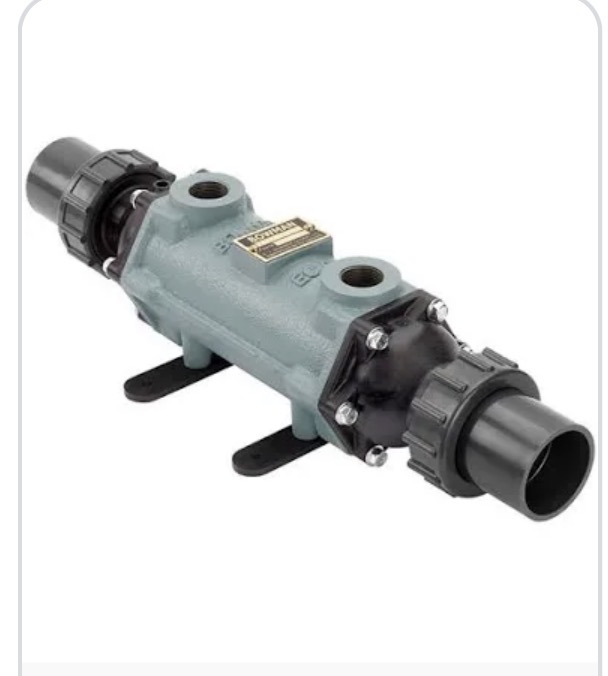 Swimming pool heat exchanger with pipe connections